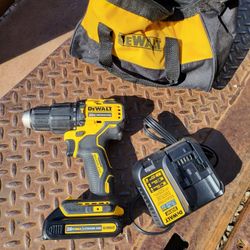 Dewalt ATOMIC 20V MAX Cordless Brushless Compact 1/2 in. Hammer Drill with battery, charger and bag