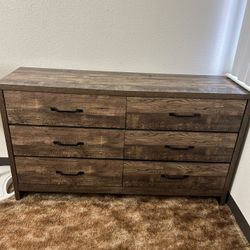 Full Size Bed & Dresser