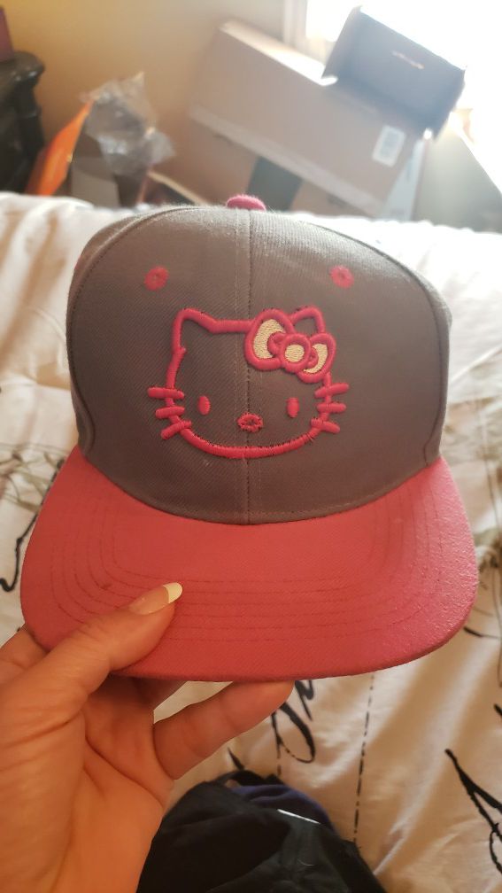 Hello Kitty girl's hat..grey/pink