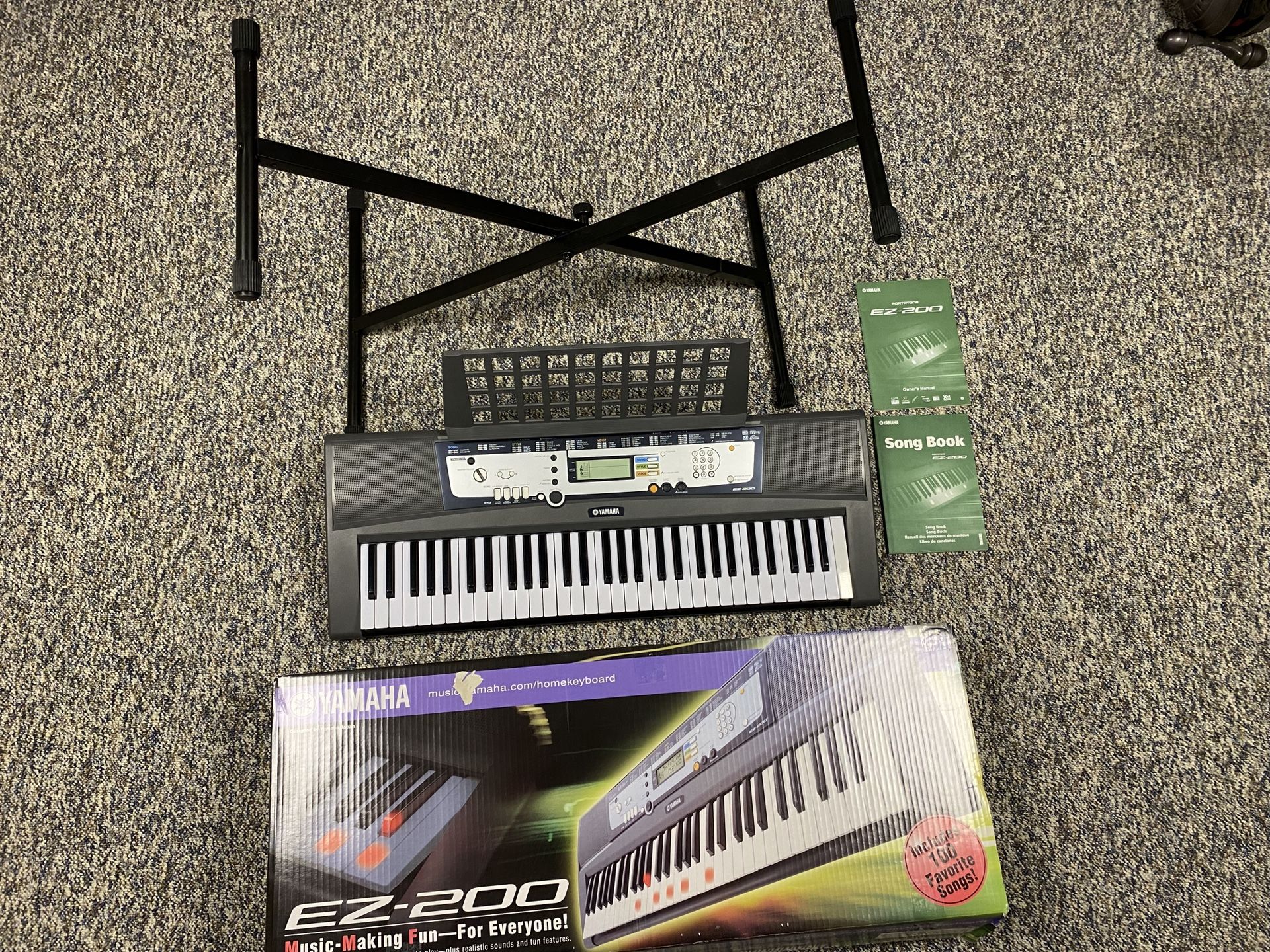 Yamaha Keyboard EZ200