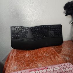 Wireless Ergonomic Keyboard And Mouse 