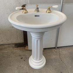Porcelain Pedestal Sink 