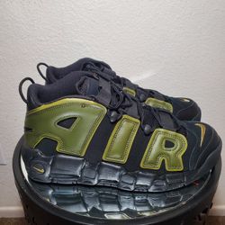 BRAND NEW NIKE AIR UPTEMPO