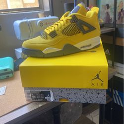 Air Jordan 4 Retro