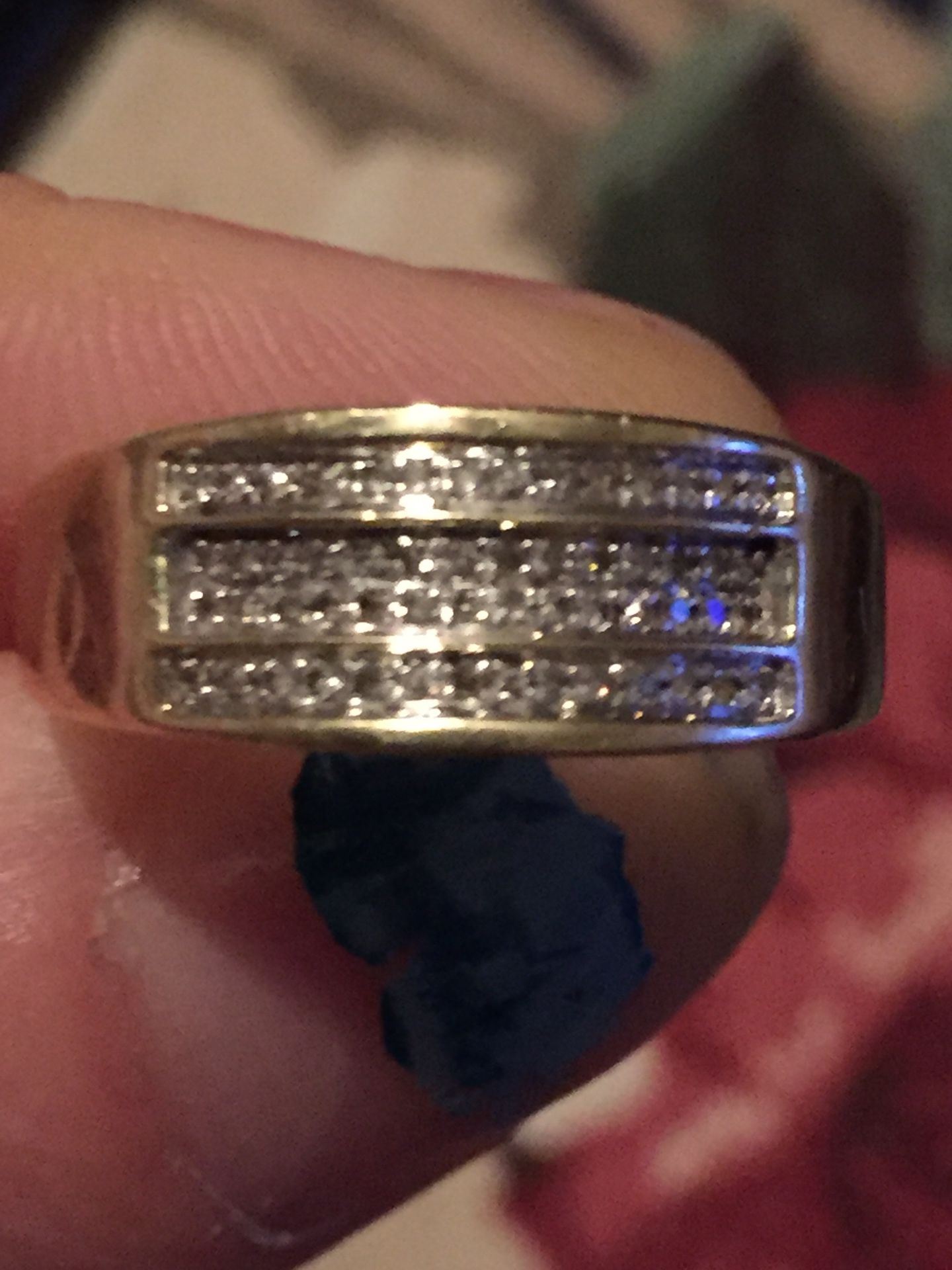 Dadwani, 10K yellow gold diamond ring