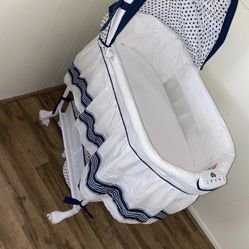 Delta Children Rocking Traveling Crib