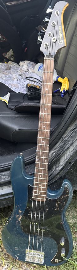 Silvertone 4-string electric bass, Samick-era Silverstone 11 CBL