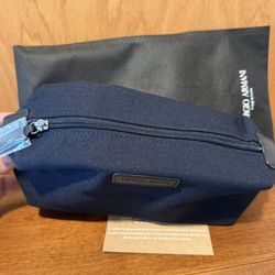 Giorgio Armani Hanging Pouch Navy Hanging Bag Travel Toiletry Dopp Kit Case NEW