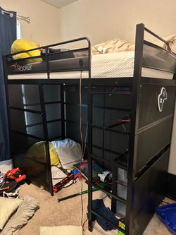 Gaming twin bunk beds