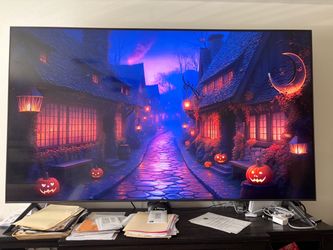 Samsung 82- Inch Q60T Series (Q6DT) 4K Ultra HD Smart QLED TV - Excellent Condition