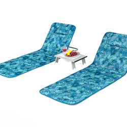 2 Folding Lounge Chairs With Table