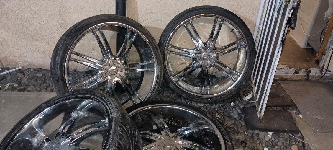 6 1/2 26inch Rims Open For Trades