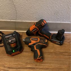12 V RiDGID Drill Set
