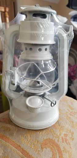 7 inch tall HURRICANE LANTERN LAMP OIL OR KEROSENE BRAND NEW