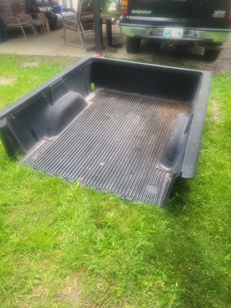99-06 Silerra/silverado Plastic Bed Cover