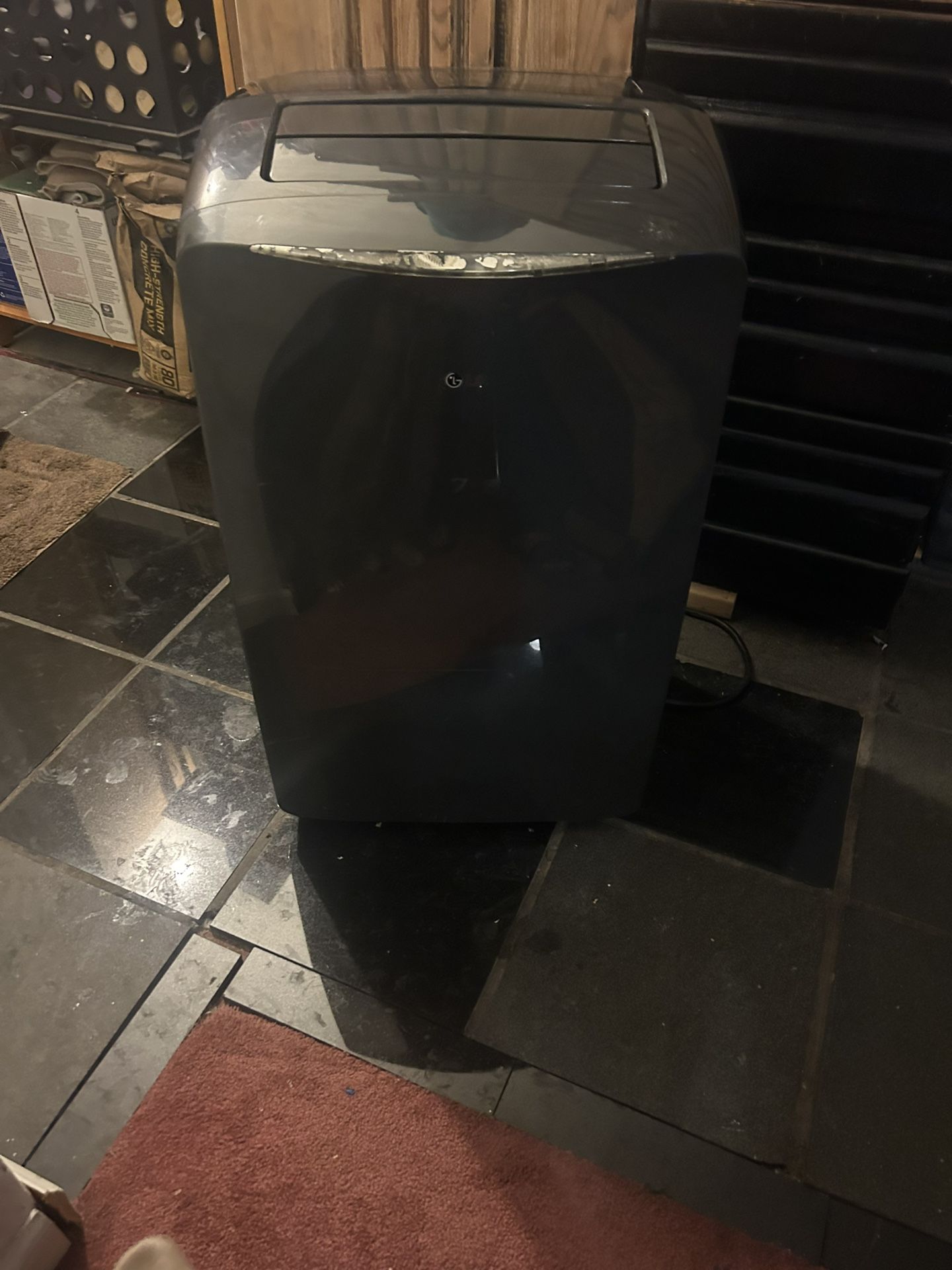 LG Portable 14000 BTU Air Conditioner