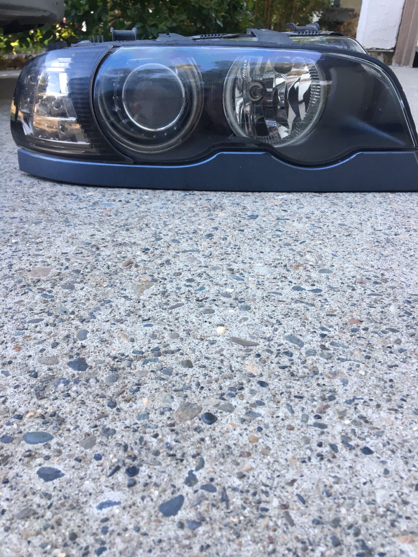 BMW r/f headlight