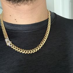 Solid Cuban Chain 18k