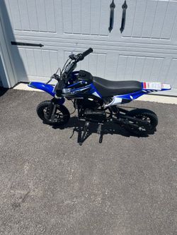 MotoTec mini dirt bike