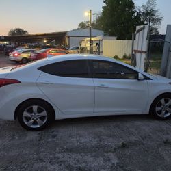 Hyundai Elantra 2013