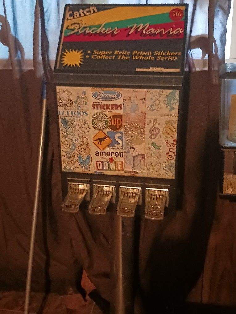 Catch Sticker Mania Tattoo Vending Machine