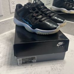 Jordan 11 Low 72-10