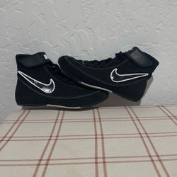 Nike Wrestling Shoes Size 3Y $25 