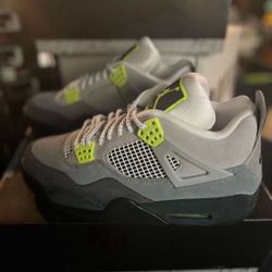Jordan 4 Retro SE 95 Neon
