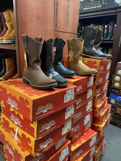 Gran variedad de botas de piel para trabajar marca Establo