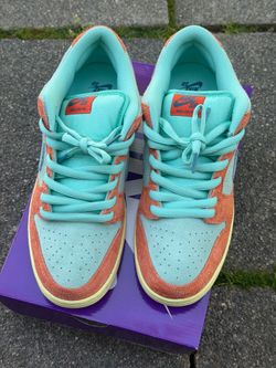 Used SB dunks and dunks.