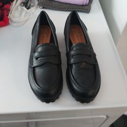 Black Shoes 