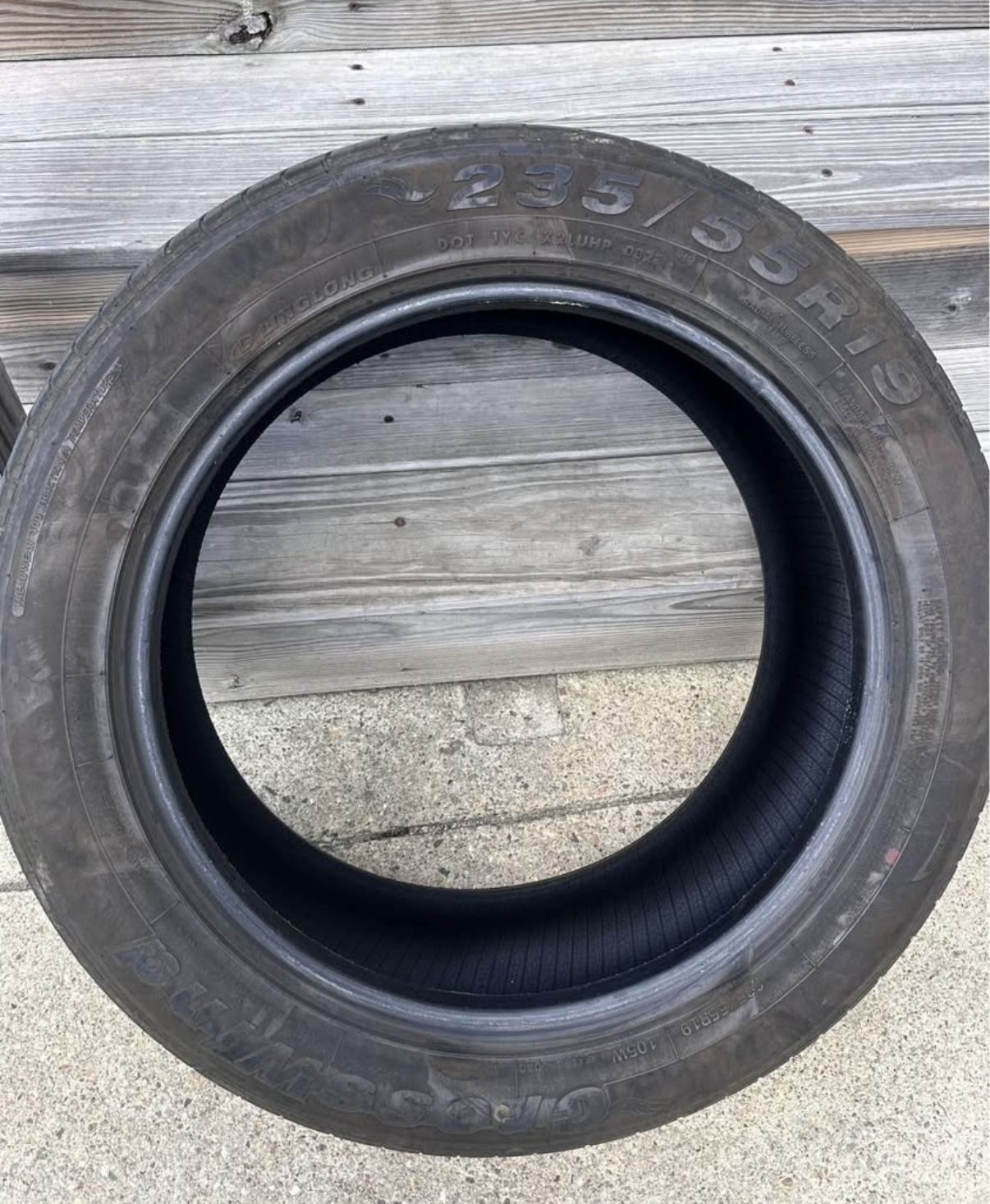 Tire 235/55 R19