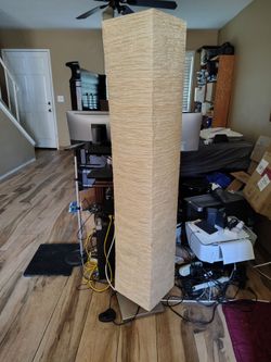 Lamp 5' tall