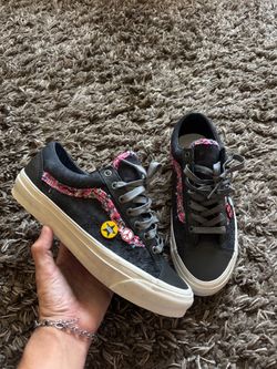 Souvenir Vans black & white color way