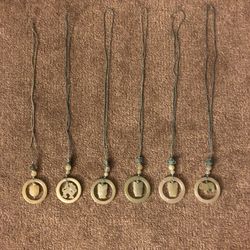 # 1 DEAL  Decorative Necklace