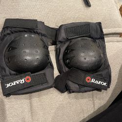 Free Knee Pads Size Medium 