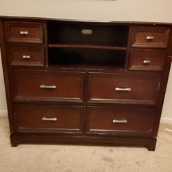 Entertainment Cabinet/Dresser