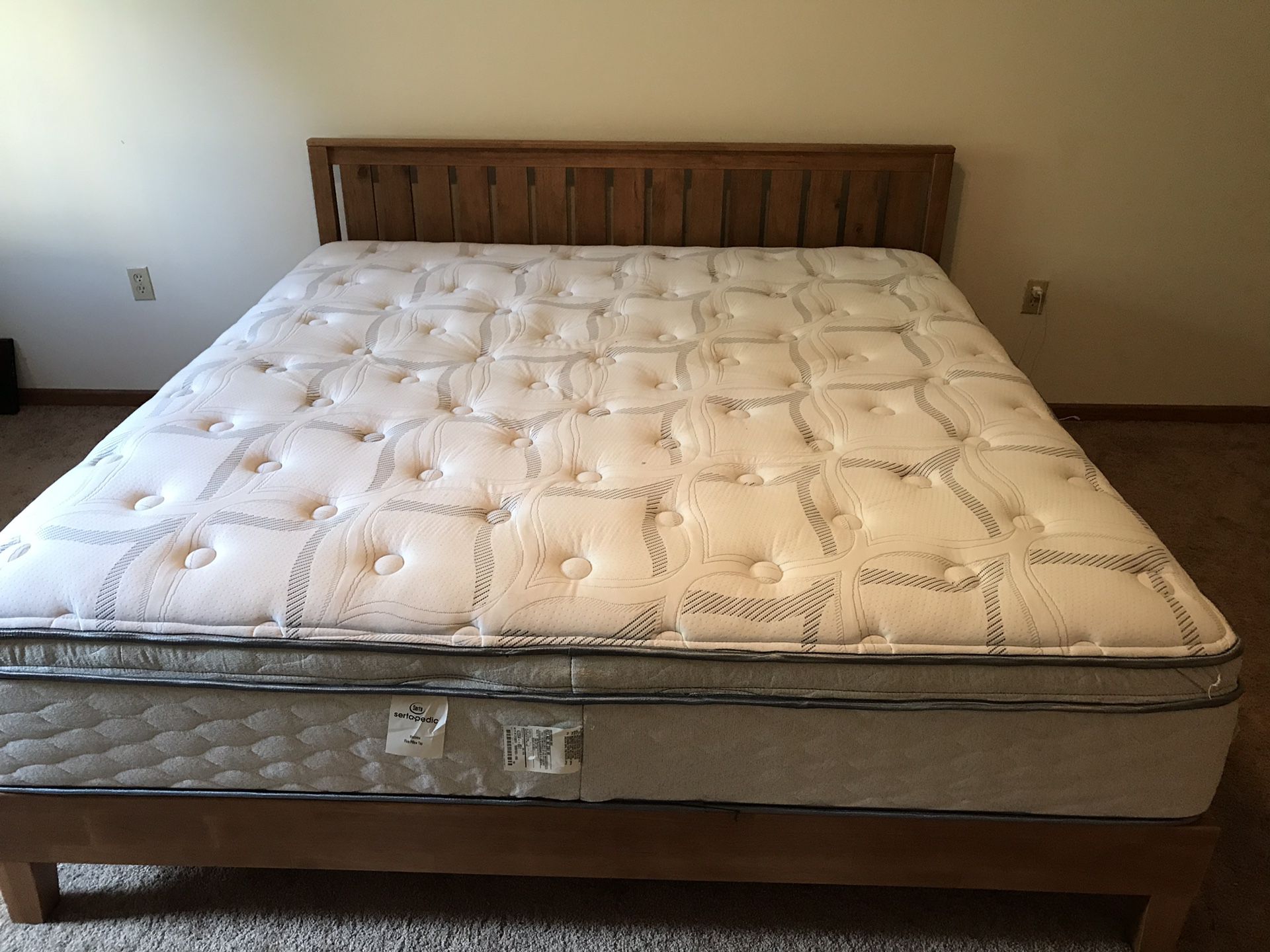 King size mattress - Sertapedic