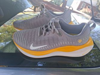 Nike running shoes reactx size 10