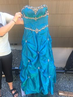 Amazing dress for your zoom prom / homecoming dance