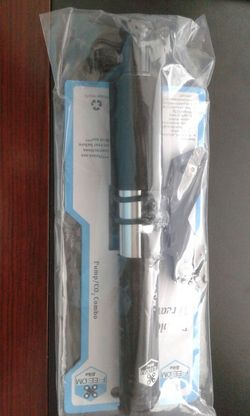 Compact bike pump and CO2 inflator combo