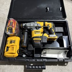 Dewalt hammer drill kit 1-1/8”