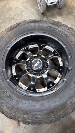 Ford F350 Rims, Set of 5 rims