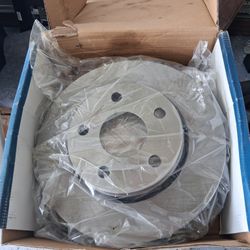 4 PC FRONT DISC ROTORS AND CERAMIC BREAK PADS 