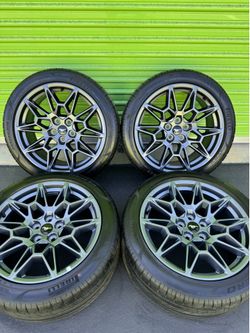 Ford Mustang GT Factory Wheels Tires