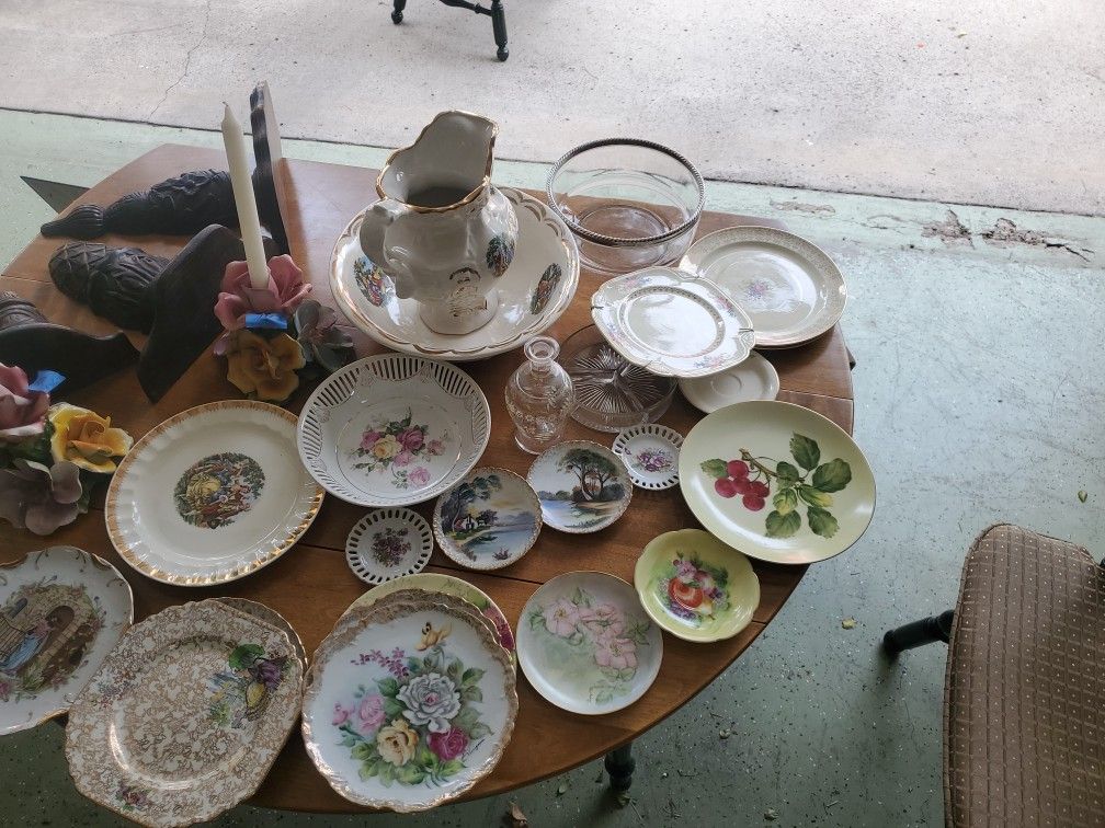 Decorative Plates And Bowls