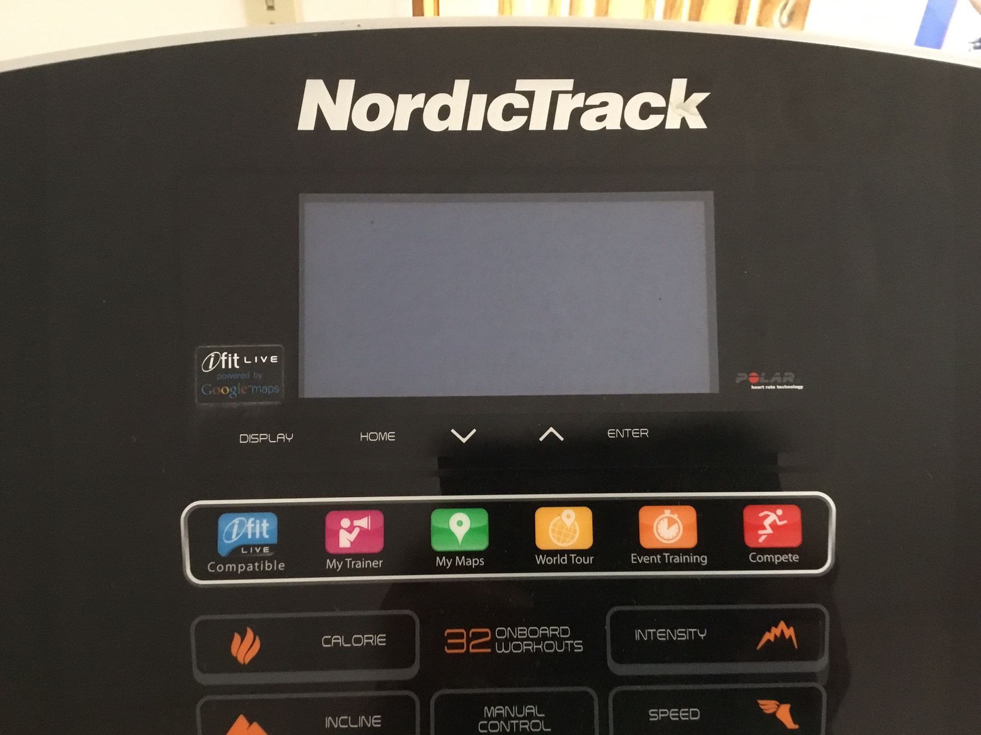 TREADMILL NORDICTRACK IN EXCELLENT CONDITION ONLY $250.00, one year old