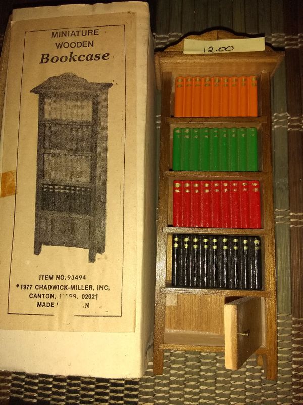 Book shelf for Doll House for Sale in Jacksonville, FL OfferUp