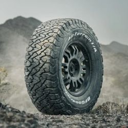 17” BF Goodrich KO3 Tires
Size 37x12.50R17