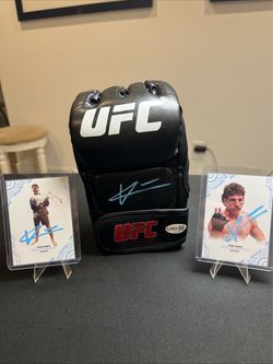 Quillan Salkilld Autographed Signed Gold Glove JSA Cert UFC And 2 Auto Cards